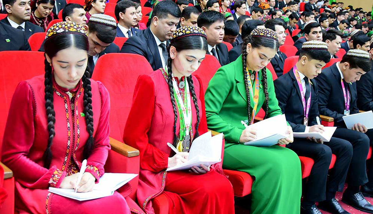 TÜRKMEN HALKYNYŇ MILLI LIDERI HORMATLY GURBANGULY BERDIMUHAMEDOW ÝURDUMYZYŇ GELJEGI BOLAN ÝAŞLAR BARADA