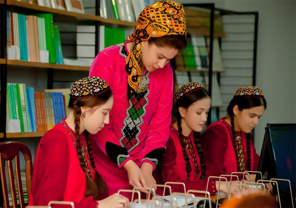 “TÜRKMENISTANDA MILLI PEDAGOGIK PIKIRIN TARYHY” ATLY KÖPJILTLIK MONOGRAFIÝANYN TAÝÝARLANYLYŞY